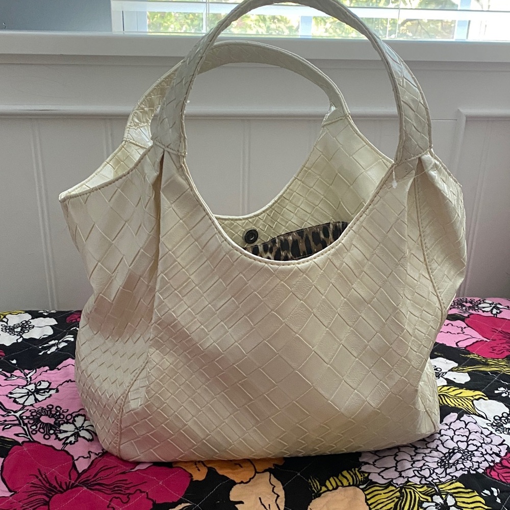 New Directions Cream Textured Tote Bag